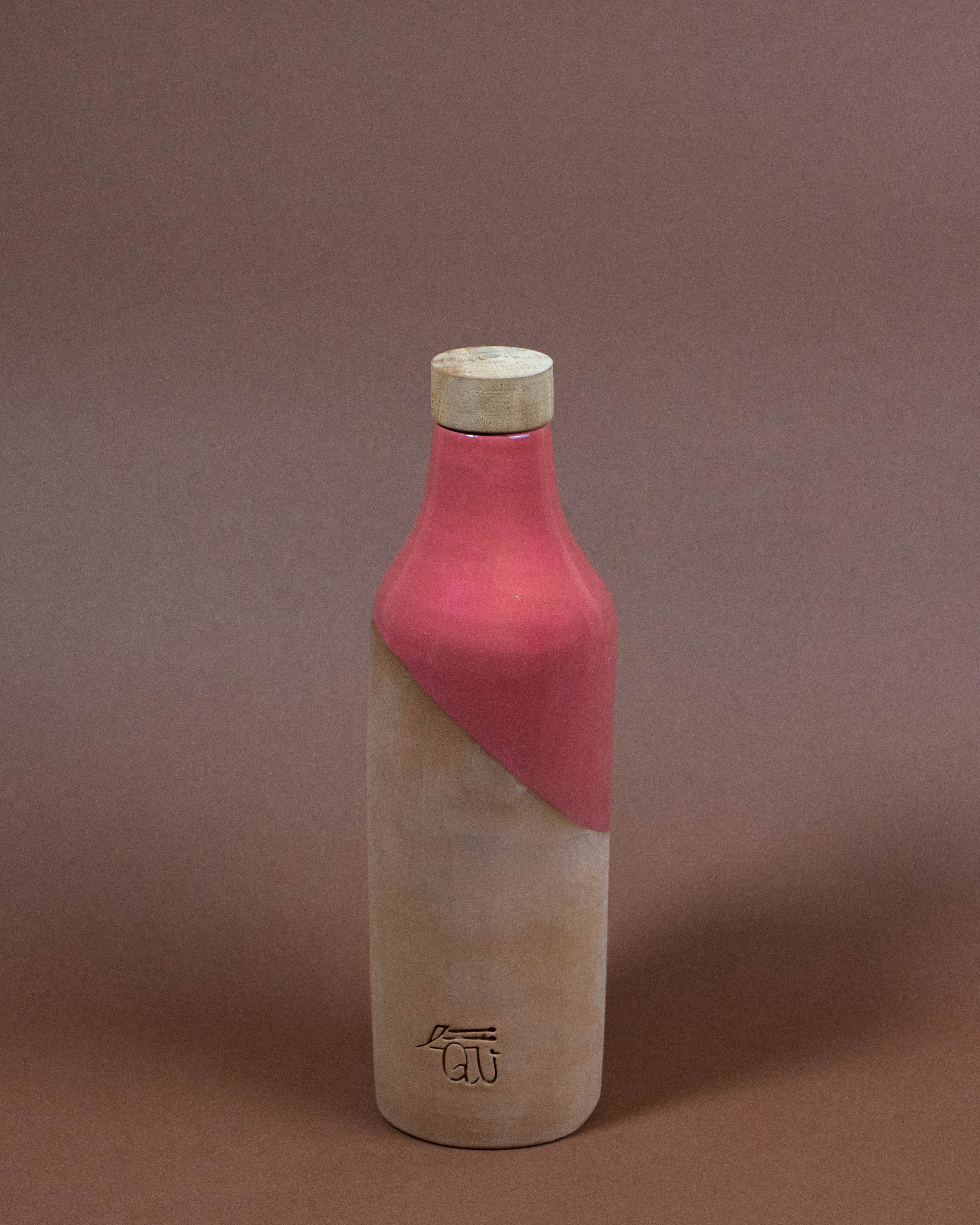 The Medium Nūt Bottle